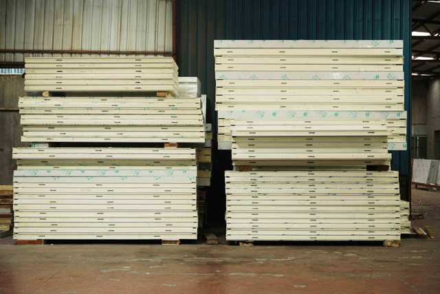 Waterproof Moisture Resistant 75-120mm XPS Insulated Sandwich Panel for Freezer Room