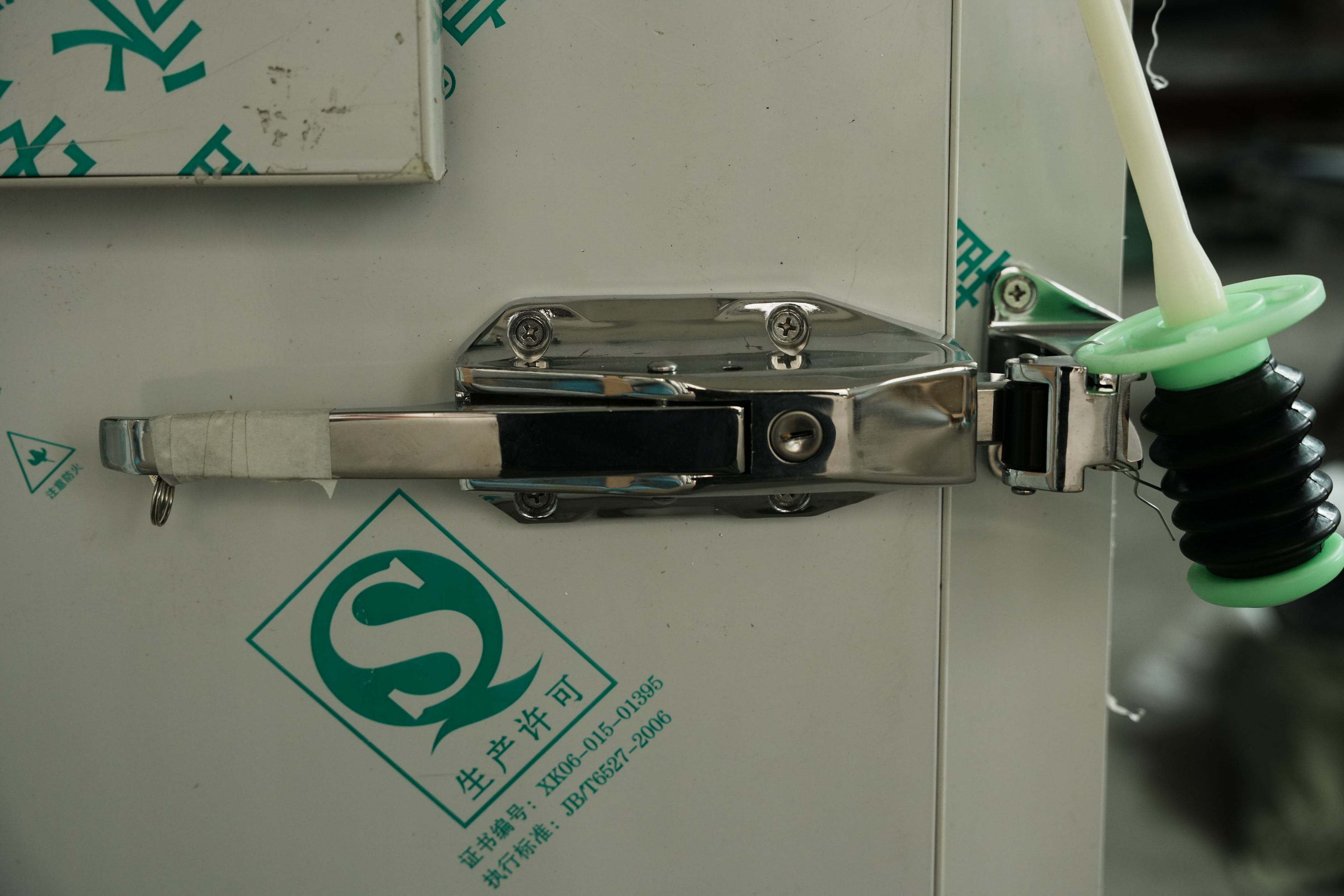 Prefabricated PU Insulated Sandwich Panel with Camlock for Cold Chain Logistics